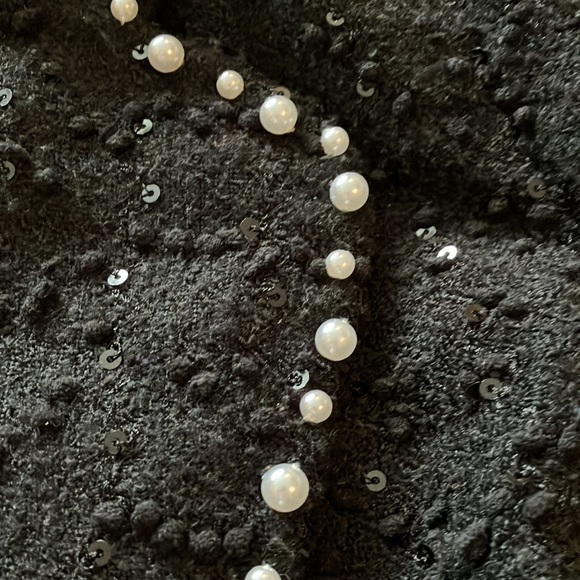 Fun pearl collared black jacket with fun knotted and sequenced blazer. - Picture 7 of 14